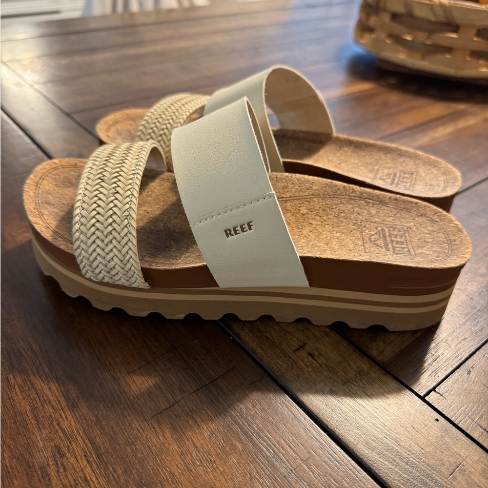Reef Women's Tan and Cream Slide Sandals